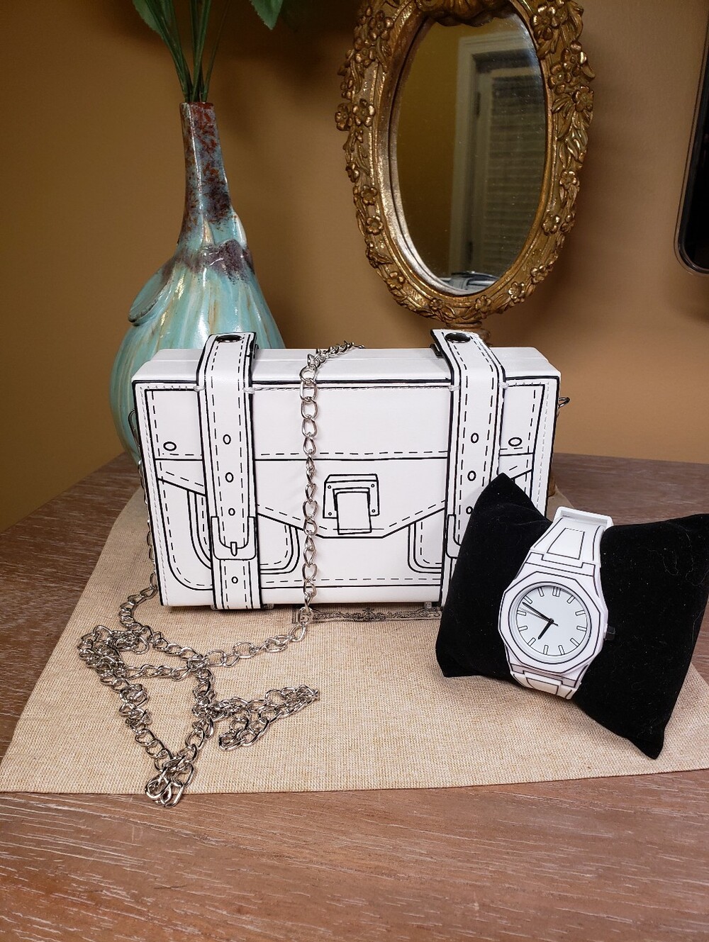 White Cartoon-Style Clutch / Crossbody Bag w/ Chain Strap & Matching Watch NWT! - Picture 9 of 9